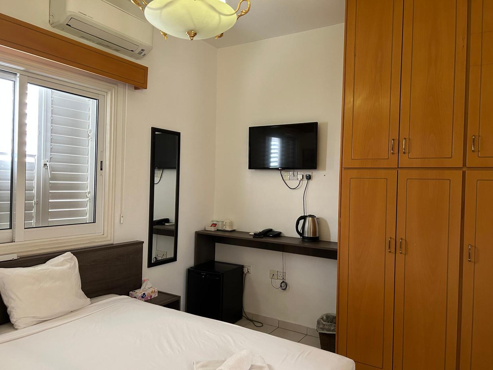 St Elena Boutique Residence Ларнака Екстериор снимка